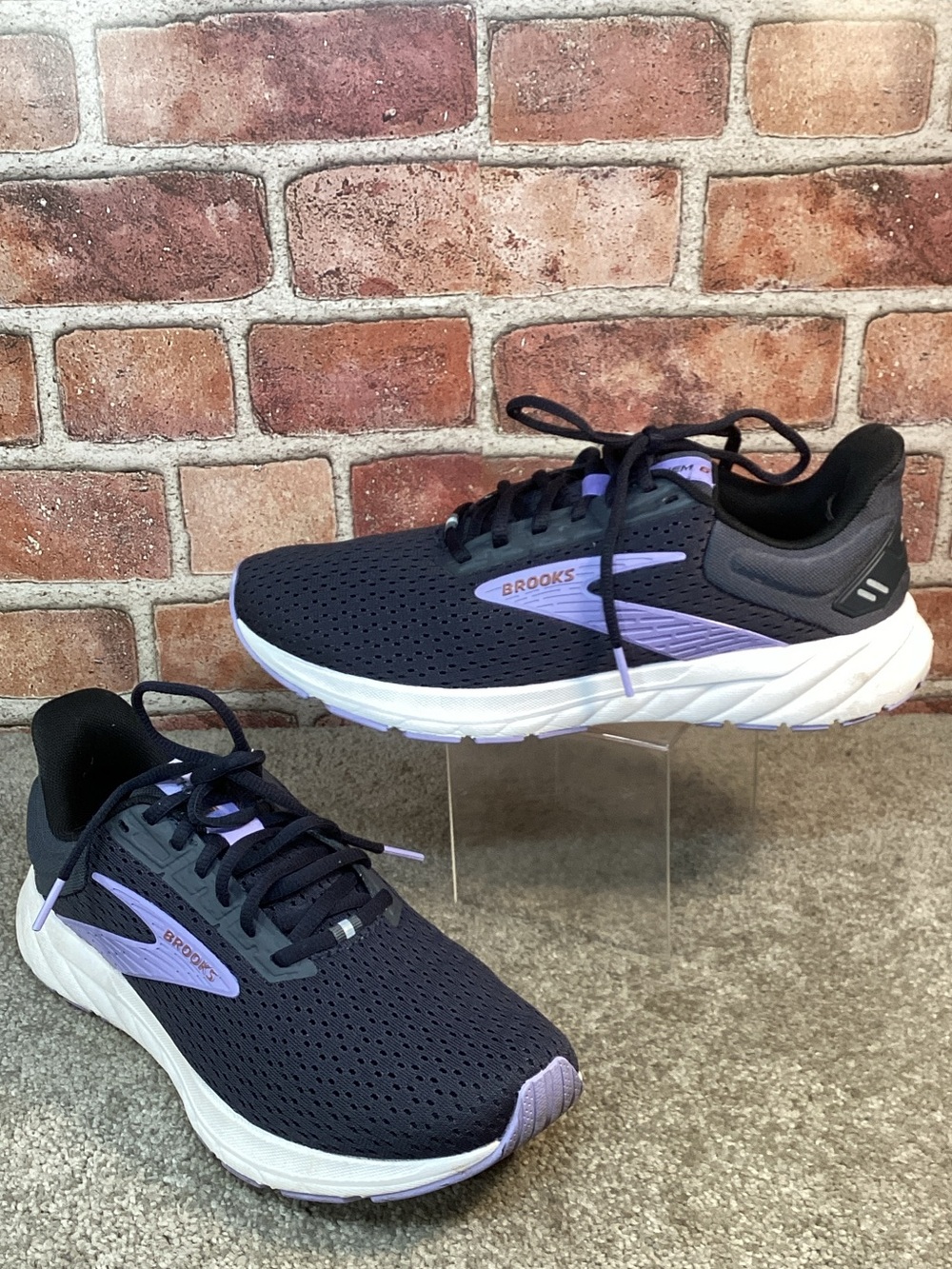 Brooks Anthem 6 women’s lightweight running shoes sneakers size 9